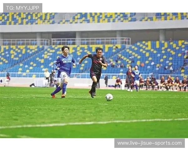 蒙牛携手足球球星共创辉煌助力体育发展助燃全民足球热情